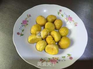 香菇板栗鸡腿煲的做法步骤:3