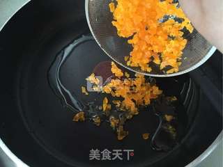 咸蛋黄豆腐的做法步骤:4