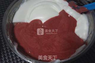 红丝绒烫面戚风卷的做法步骤:12