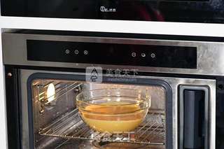 德普烤箱食谱—半岛奶黄月饼 的做法步骤:4