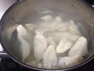 黄瓜虾仁水饺的做法步骤:6