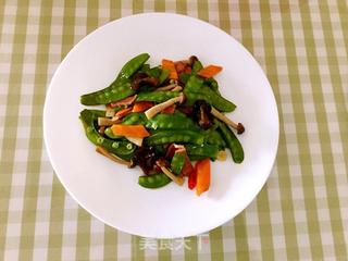 五彩腊味荷兰豆的做法步骤:6