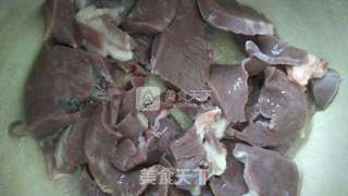 红枣焖猪心的做法步骤:2