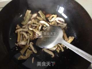 香笋煲仔饭的做法步骤:2