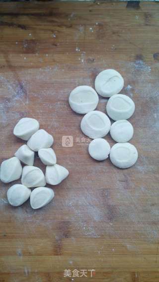 香菇韭苔猪肉水饺的做法步骤：11