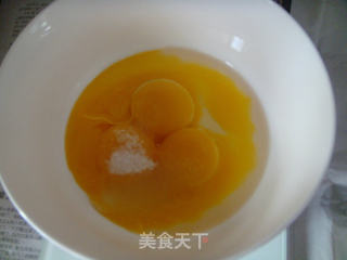 蔓越莓戚风蛋糕的做法步骤：1