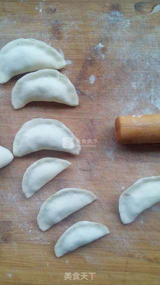 香菇韭苔猪肉水饺的做法步骤：13