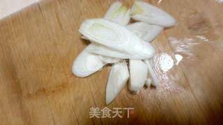 鸡蛋黄瓜炒辣椒的做法步骤:3