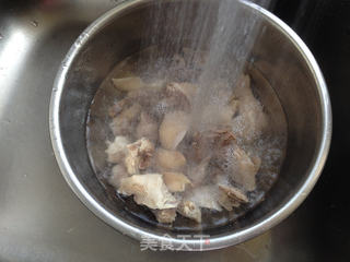 淮山炖鸡汤的做法步骤:4