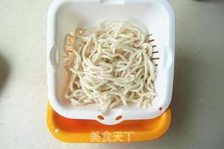 酸辣鲈鱼的做法步骤:2