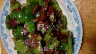 青椒炒腊肉的做法步骤:11