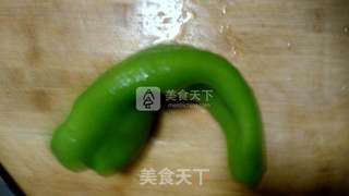 鸡蛋黄瓜炒辣椒的做法步骤:5