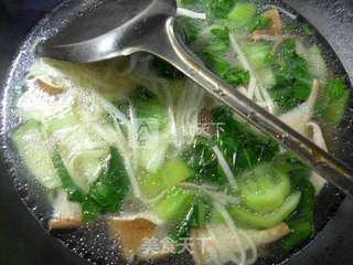 猪肚菇青菜汤面的做法步骤：7