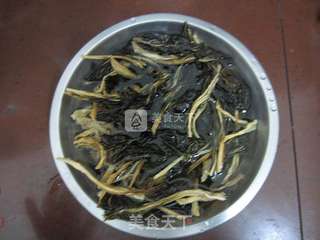 白菜干无花果肉片汤的做法步骤:3