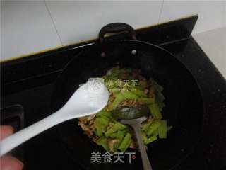 莴笋炒肉的做法步骤:6