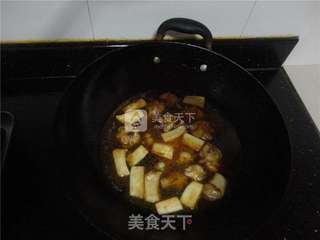杏鲍菇烧鸡翅根的做法步骤:4