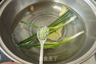 白贝清煮油麦菜的做法步骤:2