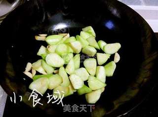 夏天的味道【丝瓜炒油条】的做法步骤:5
