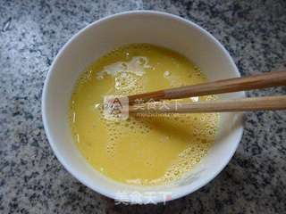 油麦菜鸡蛋炒饭的做法步骤:3
