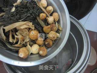 白菜干无花果肉片汤的做法步骤:7