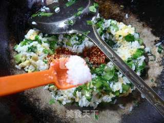 油麦菜鸡蛋炒饭的做法步骤:7