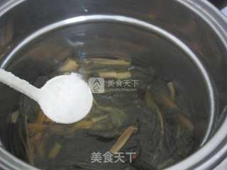白菜干无花果肉片汤的做法步骤:8