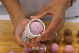 板栗蓉冰皮月饼的做法步骤:8