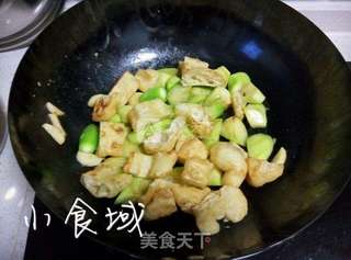 夏天的味道【丝瓜炒油条】的做法步骤:6