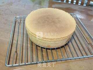 8寸戚风蛋糕的做法步骤:17
