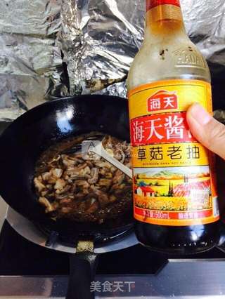 猪脆骨炒香芹的做法步骤：9