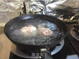 大骨鲜蔬汤的做法步骤：2