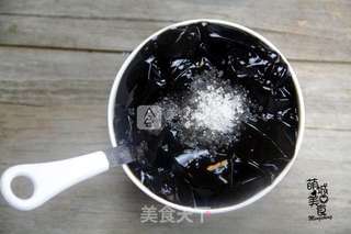 夏季解暑必吃--龟苓膏的做法步骤:5