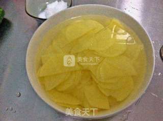 开胃菜-老干妈凉拌土豆片的做法步骤:2