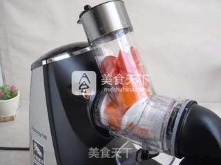 番茄胡萝卜汁的做法步骤:2