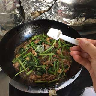 猪脆骨炒香芹的做法步骤：14
