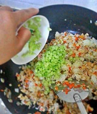 省心的美味蛋包饭的做法步骤:7