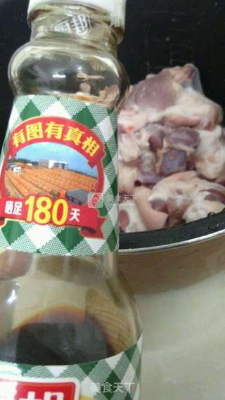 猪蹄炖香菇的做法步骤:5