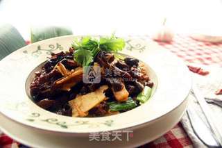 蔬三鲜爆炒鸭胸的做法步骤:28