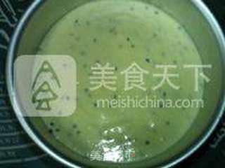 芝麻蜂糖戚风蛋糕的做法步骤:18