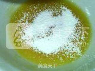 芝麻蜂糖戚风蛋糕的做法步骤:5