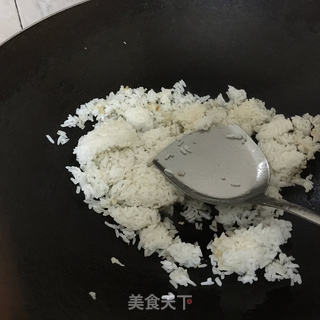 炒饭的做法步骤:4