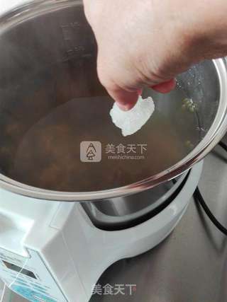 绿豆百合莲子汤的做法步骤:5