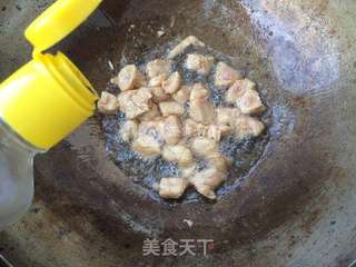 秋葵炒鸡丁的做法步骤:8