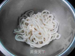 培根杂蔬炒乌冬面的做法步骤:3