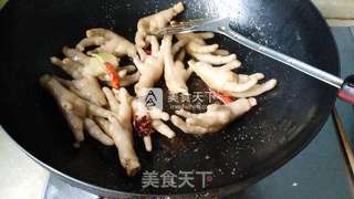 红烧鸡爪的做法步骤:8