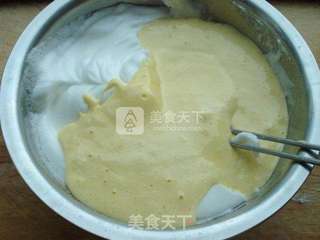 酸奶蔓越莓戚风的做法步骤:8