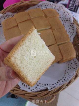 蓝带学院 戚风蛋糕 6-7寸的做法步骤:14