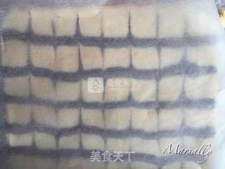千叶纹戚风卷的做法步骤:20