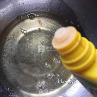 千叶纹戚风卷的做法步骤:7