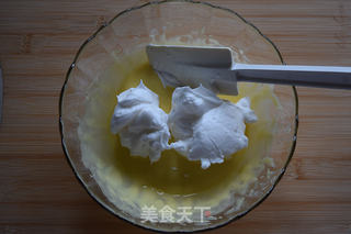 酸奶戚风的做法步骤:5